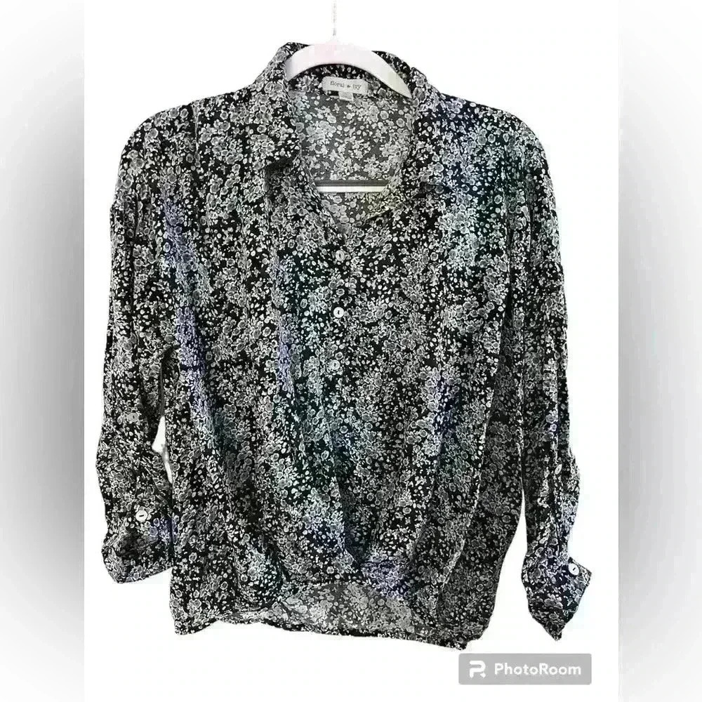 Floral & Ivy blue floral top